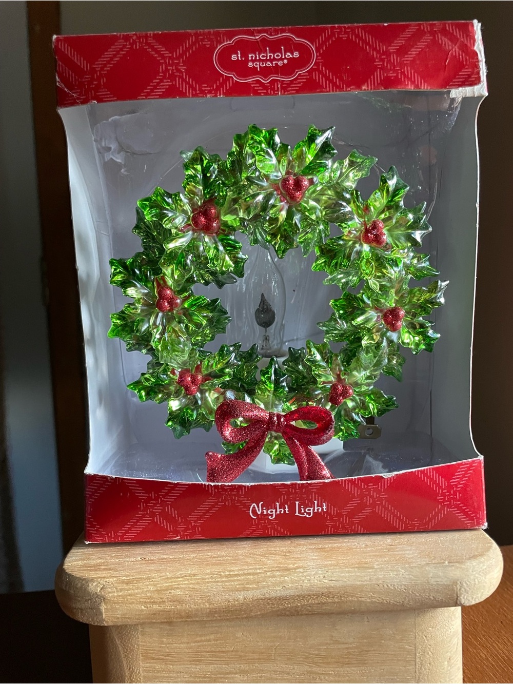 St Nicholas Square Flickering Light Wreath Night Light New open box
